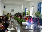 家长作为社区代表为学校建言献策